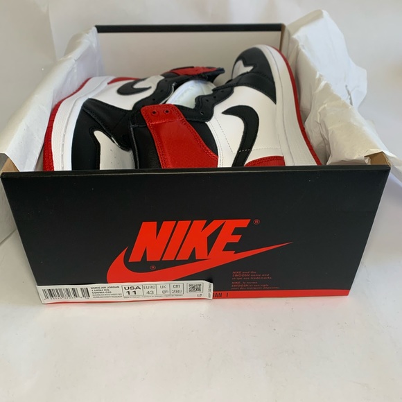 Nike Air Jordan Retro 1 High OG Satin Black Toe - Picture 6 of 8